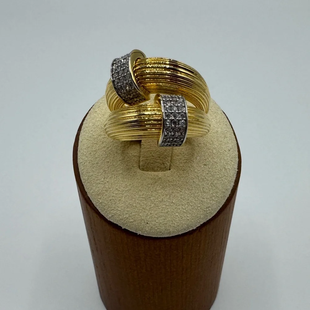 18k Asymmetrical Double Band - Picture 4 of 12